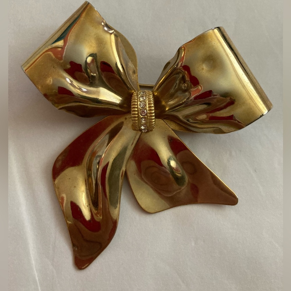 Vintage Bow Goldtone with rhinestones Brooch